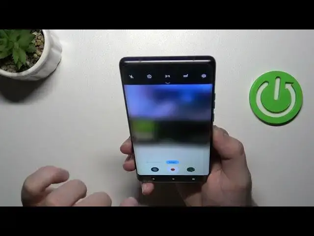 Video thumbnail for What is Maximum Camera Zoom on Motorola Edge 40 Pro?