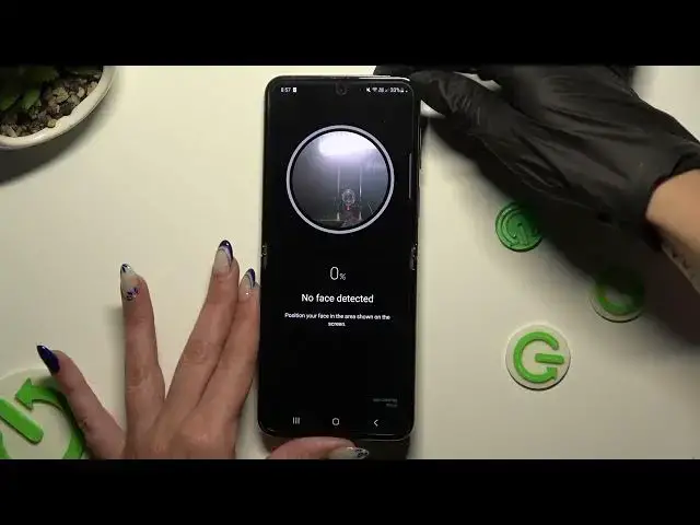 Video thumbnail for How to Set Up the Face Recognition on SAMSUNG Galaxy Z Flip5 - Face Unlock