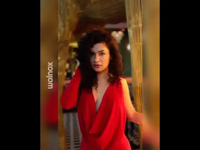 Video thumbnail for Avneet Kaur sets the internet ablaze with her stunning red bodycon #avneetkaur #style #reddress