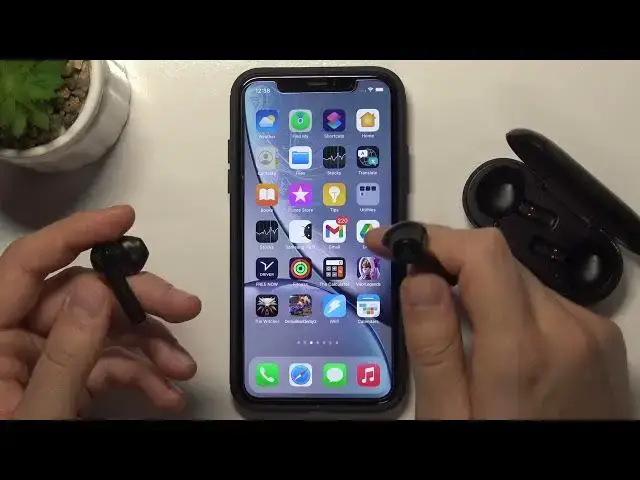 Video thumbnail for How to Pair Razer Hammerhead True Wireless with iPhone? Connect Razer TWS Earbuds with iPhone