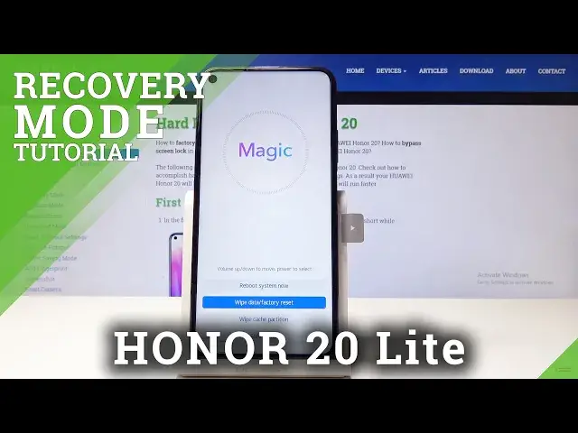 'Video thumbnail for Recovery Mode Honor 20 - How to Open & Use EMUI Recovery Menu'