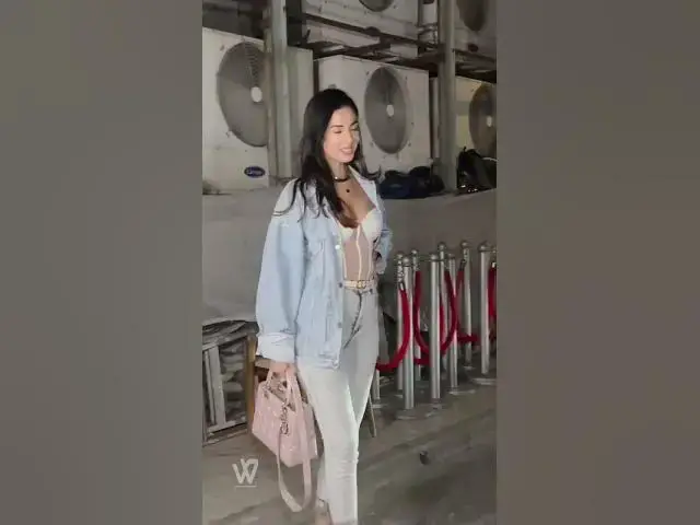 Video thumbnail for Beautiful Sonal Chauhan