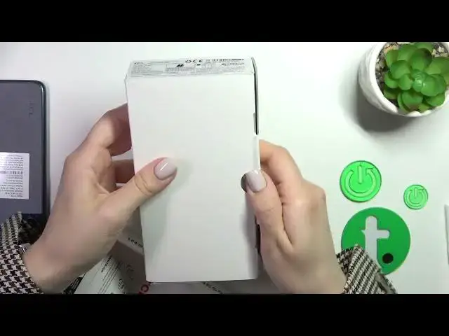 Video thumbnail for Does TCL 40 SE Come with Charger? European Version