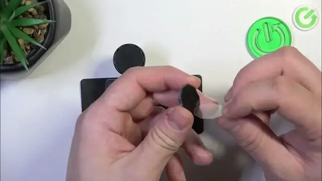 Video thumbnail for How to Attach Your Garmin Dash Cam 57 to the Front Windshield