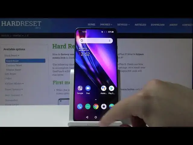 'Video thumbnail for OnePlus 8 and Keyboard Background Choosing - Change Keyboard Theme'