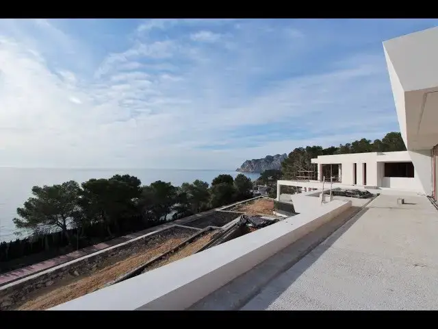 Video thumbnail for COSTA HOUSES 1541V · Luxury Villa Frente al Mar con Cine y Piscina Infinity · BENISSA