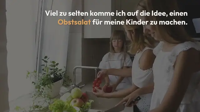 Video thumbnail for Obstsalat mit Erdbeeren für Kinder