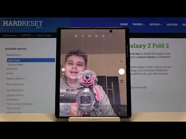 Video thumbnail for How to Take Selfie by Showing Palm of Hand in Samsung Galaxy Z Fold 2 – Camera Shooting Methods