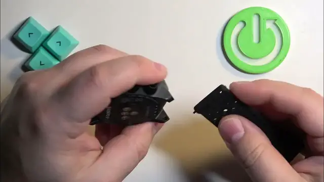 Video thumbnail for How to Replace Straps in SUUNTO 9 Smartwatch