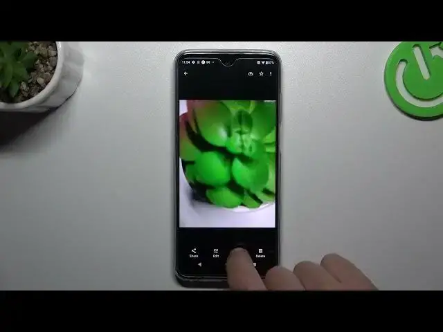 Video thumbnail for How To Search With Images Using Motorola Moto G32 | Google Image Search