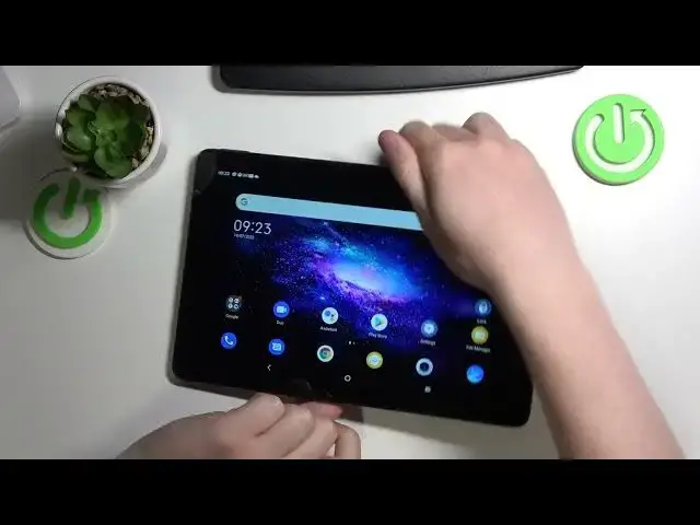 Video thumbnail for TCL Tab 10s Size Comparison to an Average Male Hand