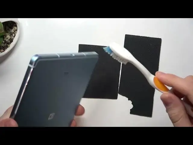 Video thumbnail for Clear usb connector using toothbrush / How to clean Samsung Galaxy Tab S6 Lite