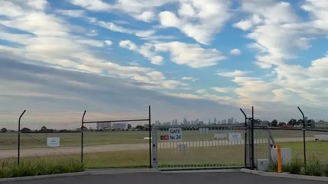 Video thumbnail for Flying in the Cockpit of a Private Plane