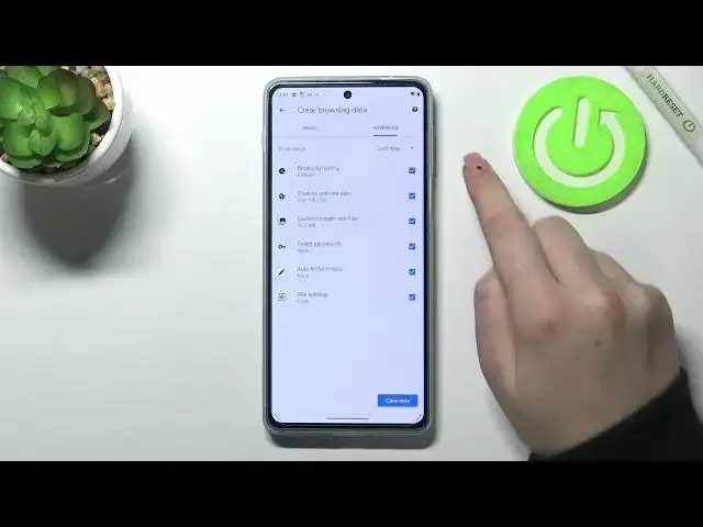 'Video thumbnail for How to Clear Browsing Data on MOTOROLA Edge 20 Pro - Remove Browsing Data'