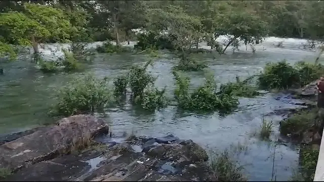 Video thumbnail for Galaboda Ella Waterfall