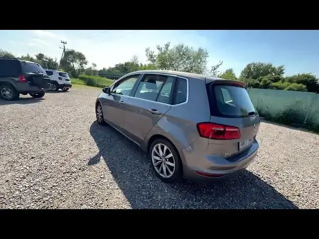 Video thumbnail for Volkswagen Golf Sportsvan – Which Trim Is Best for Safety