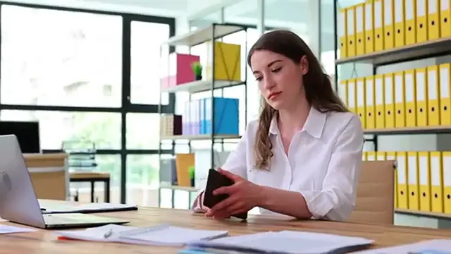 Video thumbnail for 5 Wasteful Money Habits You Should Not Continue In 2025