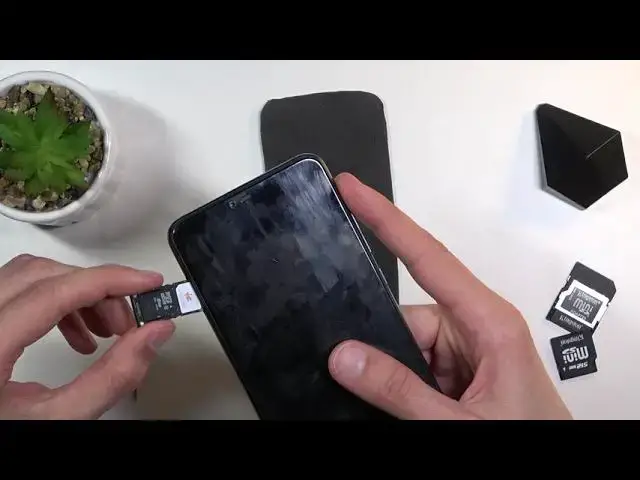 Video thumbnail for How to Insert Nano SIM and Micro SD Cards into XIAOMI Mi 8 Lite