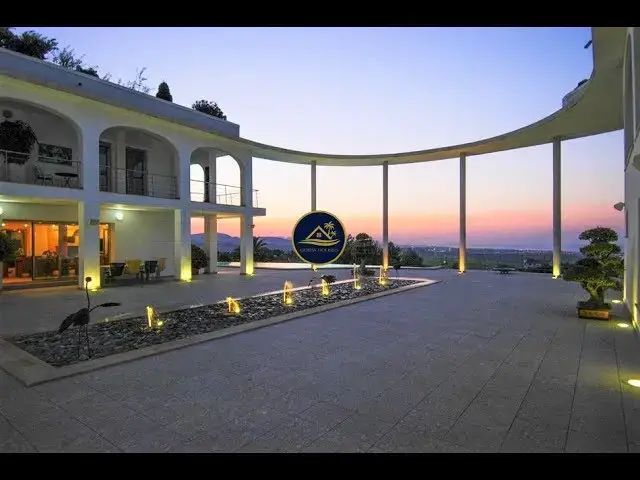 Video thumbnail for Luxury Modern Mansion of 2,000m2 built in MONTE PEGO · Alicante