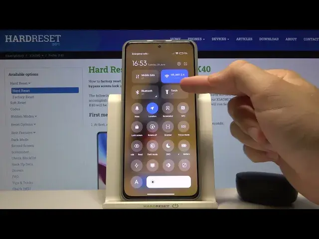 'Video thumbnail for How to Activate Flashlight in XIAOMI Redmi K40 -  Turn ON / OFF Flashlight'