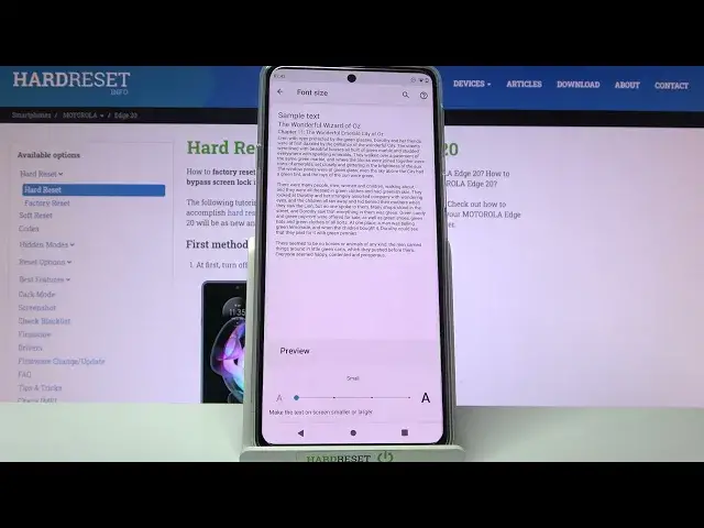 'Video thumbnail for How to Change Font Size in MOTOROLA Edge 20 -  Update Font Style'