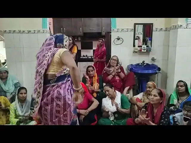 Video thumbnail for दिल मेरा ले गयो (करती है ये मुझको घायल)  मस्त डांस, #डांस #viral #bhaktisadhna #happy_lokgeet