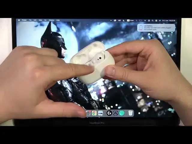 Video thumbnail for How to Pair Honor Earbuds 3 Pro with any Macbook?