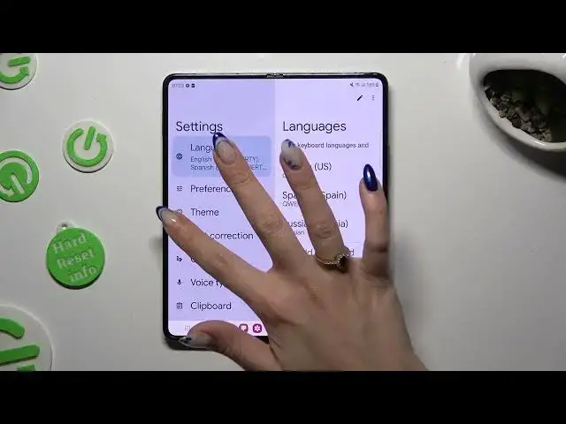 Video thumbnail for How to Customize the Keyboard Theme on SAMSUNG Galaxy Z Fold5