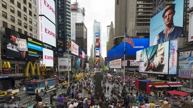 Video thumbnail for Eindrücke vom Times Square | New York City