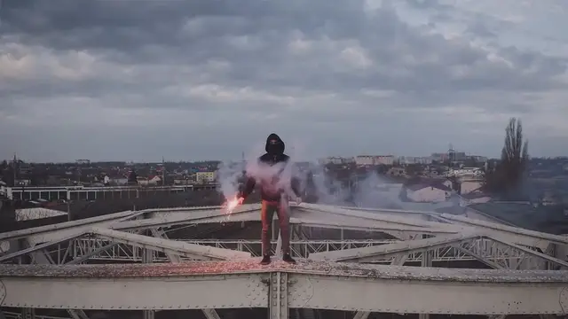 Video thumbnail for 6 Construction Workers Missing After Bridge Collapse as Officials Say They've Found 5 Submerged Vehicles