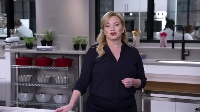 Video thumbnail for Québec s Classic Maple Syrup Cake(720P HD)