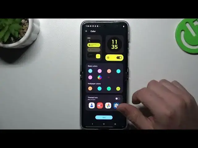 'Video thumbnail for How to Rearrange the Home Screen on MOTOROLA Razr 40 Ultra - Folders, Apps, Widgets'