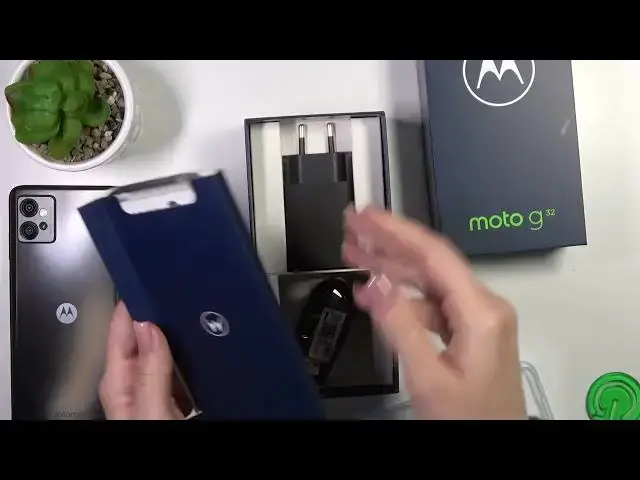 Video thumbnail for Does the MOTOROLA Moto G32 Device Come with Headphones? Let's Check!