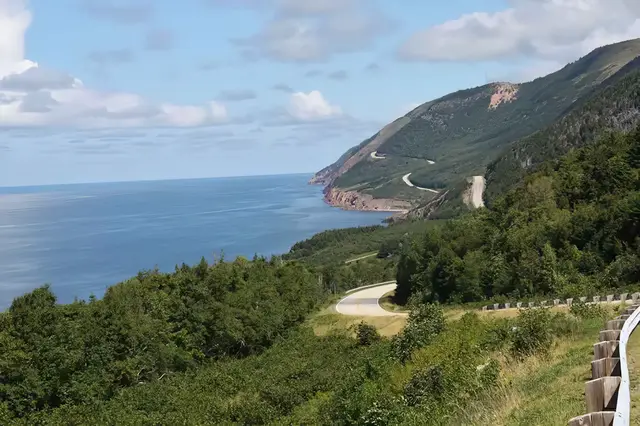 Video thumbnail for Cabot Trail Roadtrip - Eine der schönsten Strecken in Ostkanada