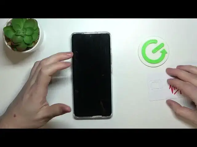 Video thumbnail for Hand Size Comparison - What is the size of the XIAOMI 13 Pro