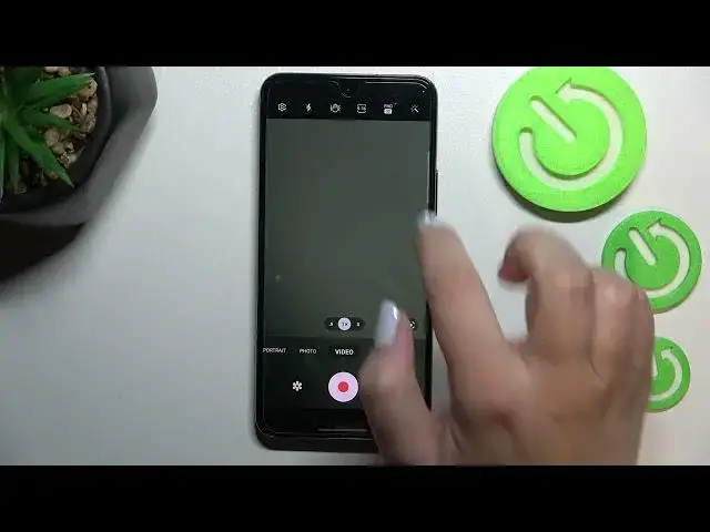 'Video thumbnail for How to Change Video Resolution in SAMSUNG Galaxy S22?'