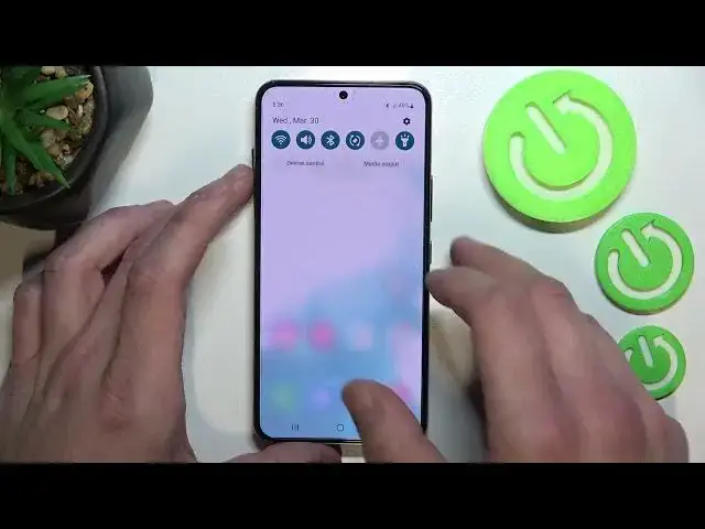 'Video thumbnail for How to Turn Off Flashlight in SAMSUNG Galaxy S22?'