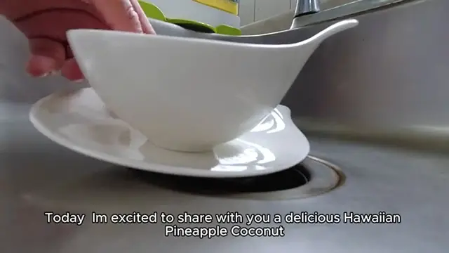 Video thumbnail for Hawaiian Pineapple Coconut Fluff recipe