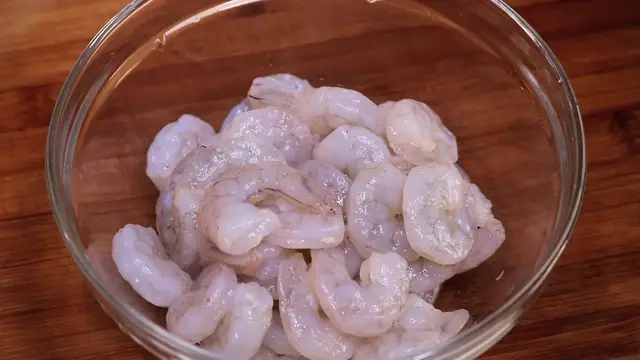 Video thumbnail for 11.DIM SUM   Shrimp Dumplings Recipe (Cantonese Har Gow) (1080p 25fps)