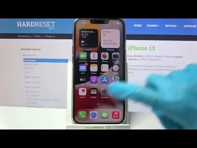 'Video thumbnail for How to Activate Auto Brightness on iPhone 13 – Adjust Display Settings'