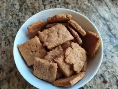 Video thumbnail for Sourdough Cheese Herb Crackers