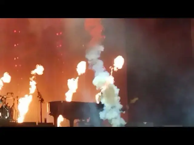 Video thumbnail for Live and let die