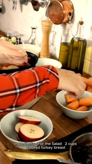 Video thumbnail for Protein  Packed Turkey BLT Salad Recipe