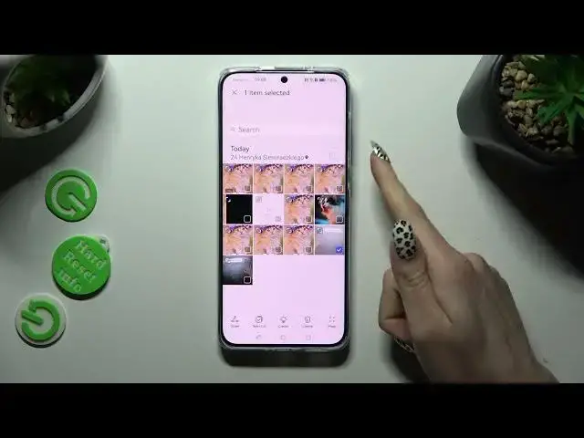 'Video thumbnail for How to Delete Multiple Photos on HUAWEI P60 PRO?'