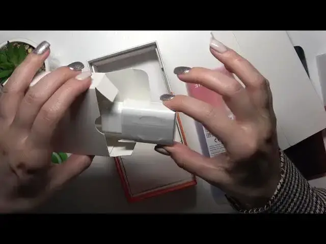 Video thumbnail for Does ZTE Blade A72s Come with Earbuds? Check What Accessories are in ZTE Blade BOX & Headphones!