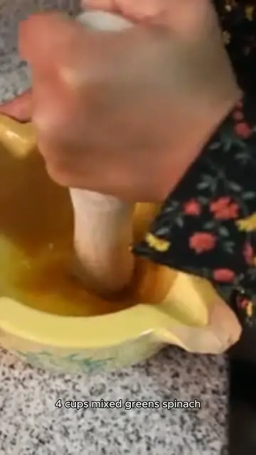 Video thumbnail for Summer Berry Salad Recipe