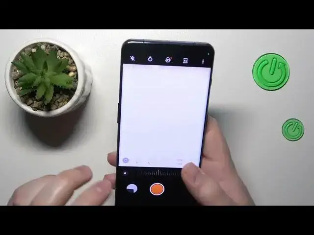 Video thumbnail for Camera Pro Mode Features On OnePlus 11