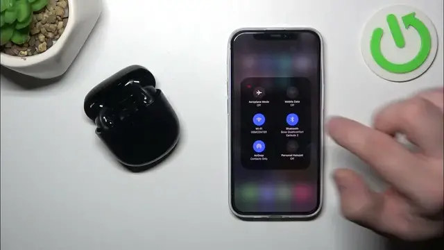 Video thumbnail for How to Effortlessly Sync Contacts with Bose QuietComfort Earbuds II