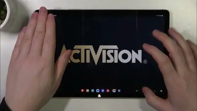 Video thumbnail for SAMSUNG Galaxy Tab S9 FE  Hand Size Comparison