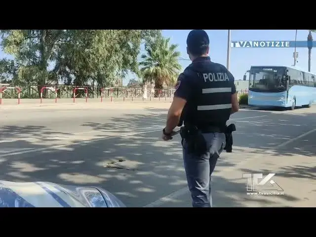 Video thumbnail for Catania. Ubriaco alla guida e con una dose di cocaina: fermato e denunciato dalla Polizia di Stato 5